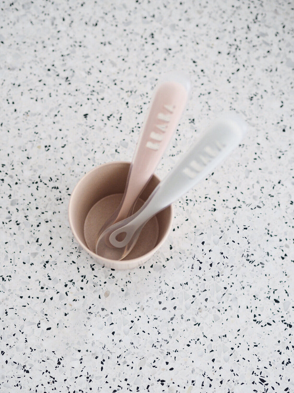 Set von 2 Easy-Grip 1st Stage Silicone Spoons + Lagergehäuse